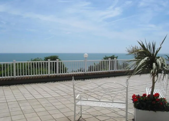 Finest Hotels in Eastbourne Town Centre