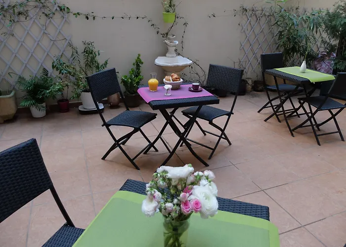 Top 10 Cheap Hostels in Paris: Affordable Stays for Every Traveler